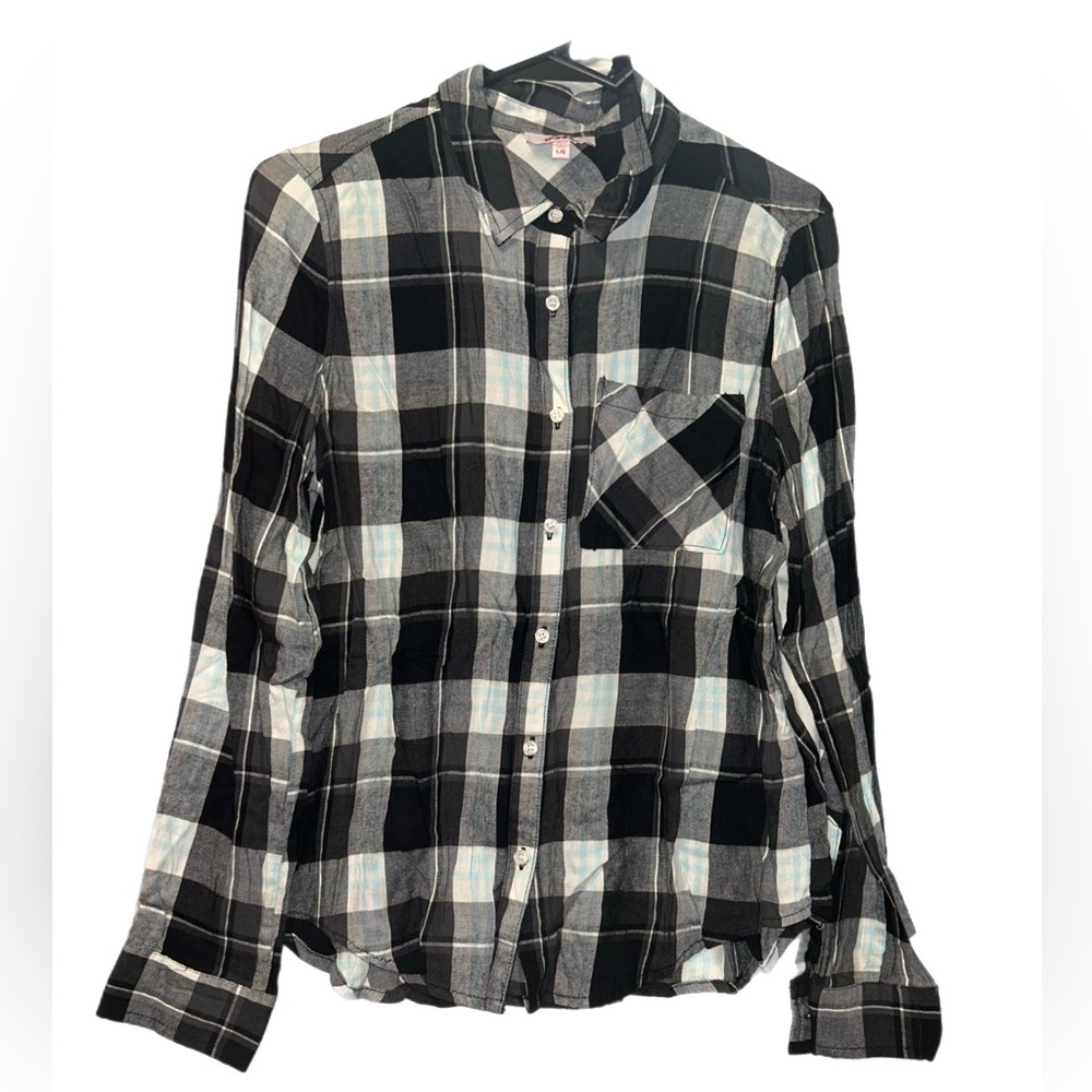 Black/White Flannel Button-Up